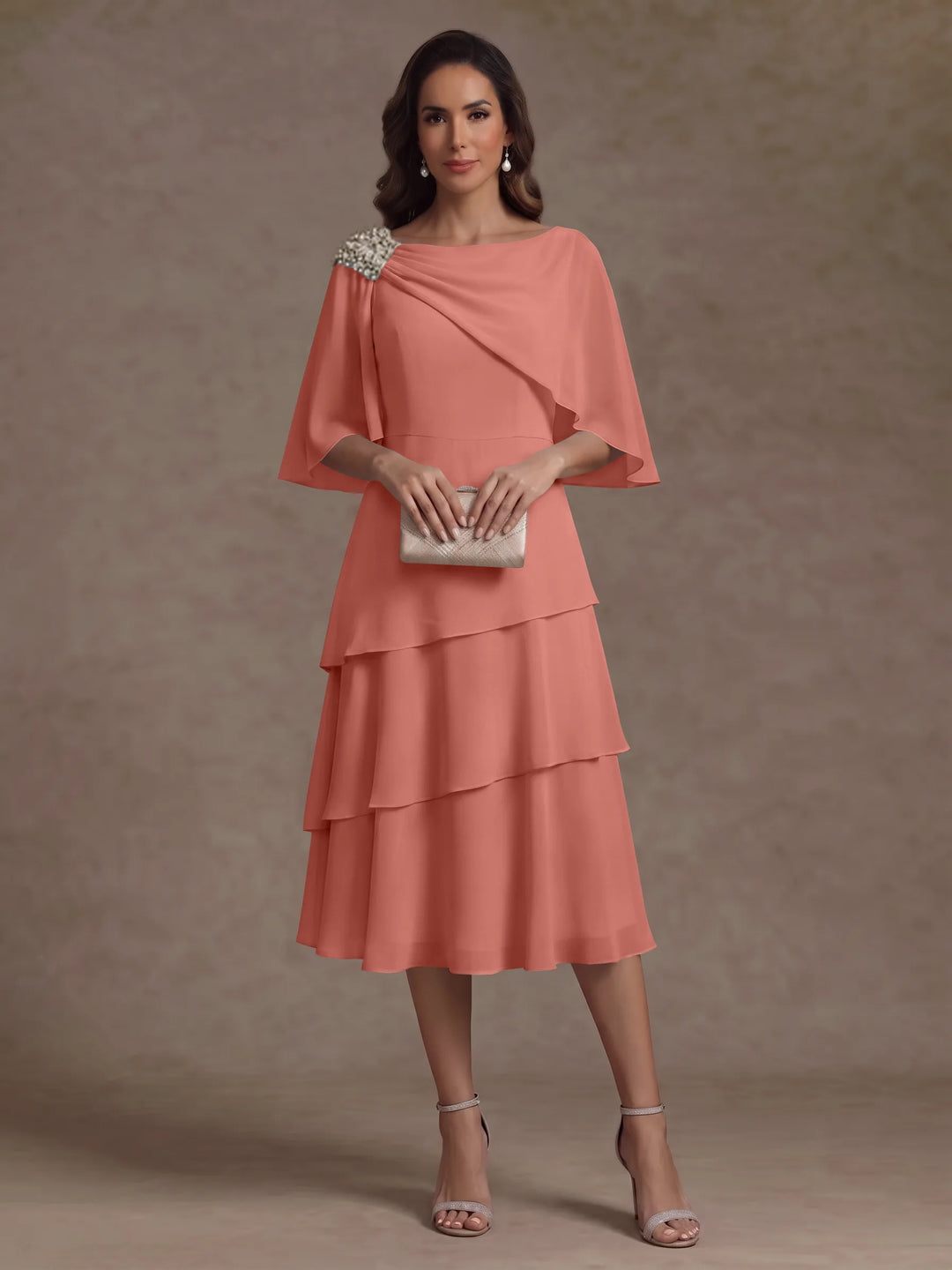 Robe Mère de la Mariée en Mousseline, Col Bateau, Ligne A/Princesse, Longueur Midi, Manches Cape, à Volants