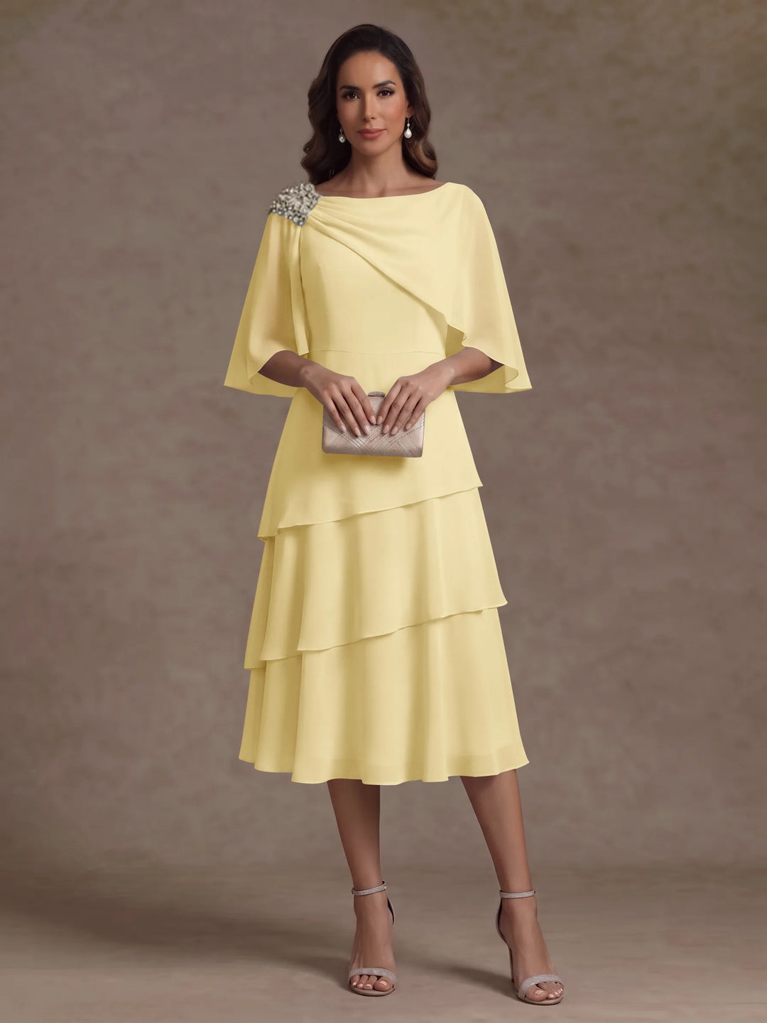 Robe Mère de la Mariée en Mousseline, Col Bateau, Ligne A/Princesse, Longueur Midi, Manches Cape, à Volants