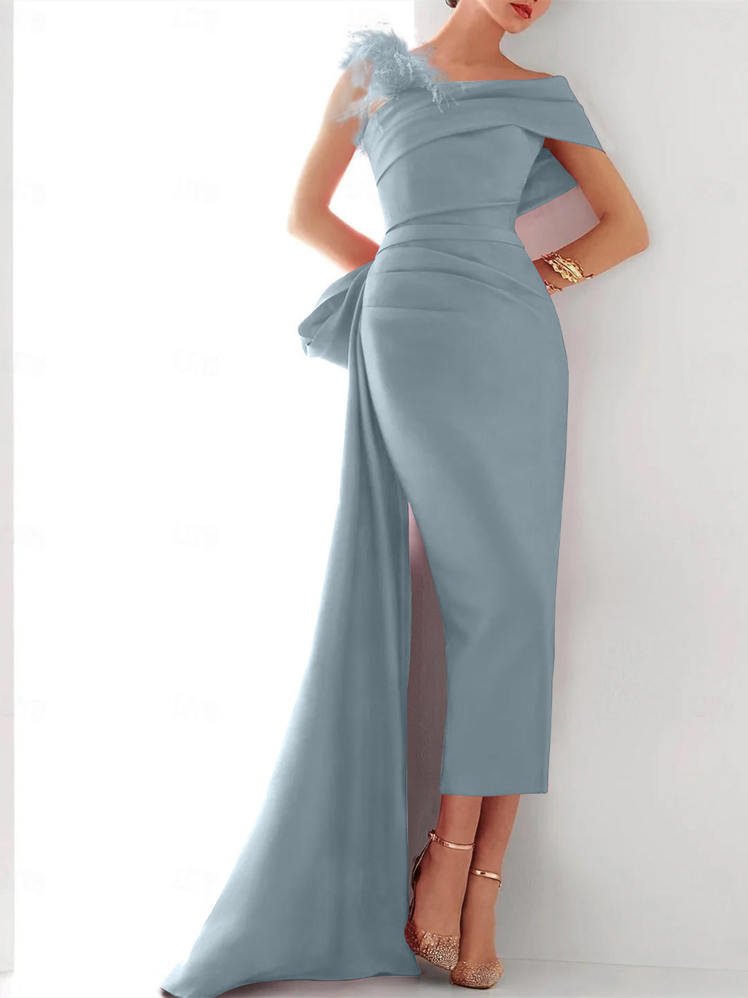 Robe de Soirée Fourreau/Colonne à Une Épaule Sans Manches, Traîne à Balayage/Pinceau, Robe Élégante en Satin avec Nœud(S) en Plumes