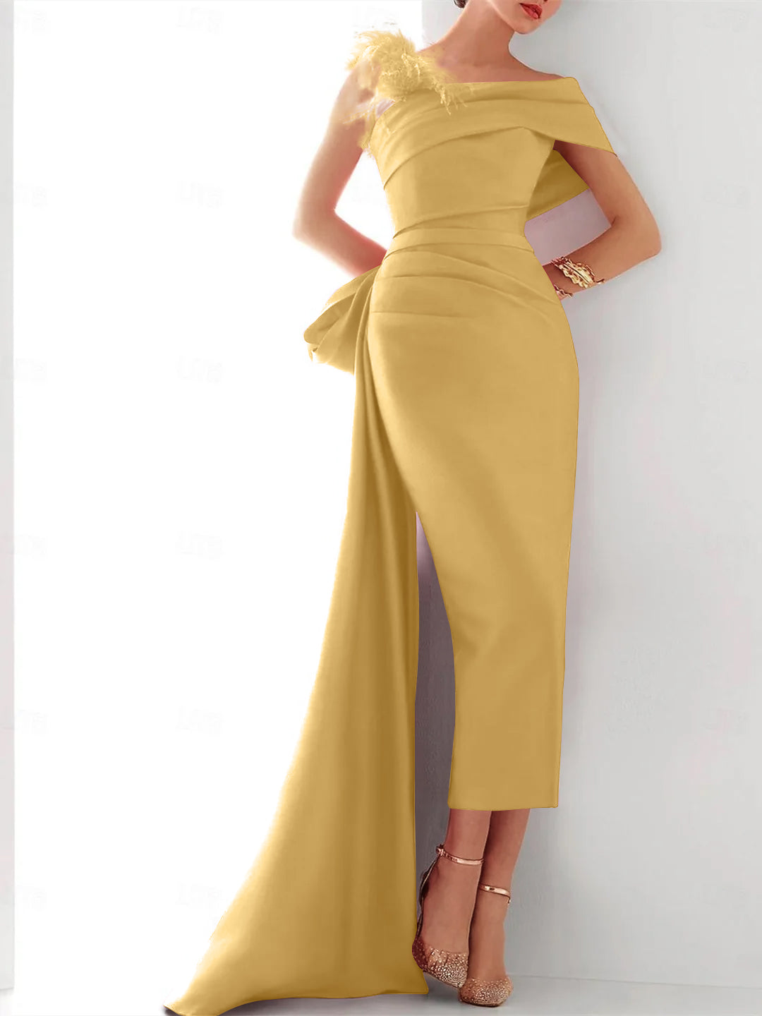 Robe de Soirée Fourreau/Colonne à Une Épaule Sans Manches, Traîne à Balayage/Pinceau, Robe Élégante en Satin avec Nœud(S) en Plumes