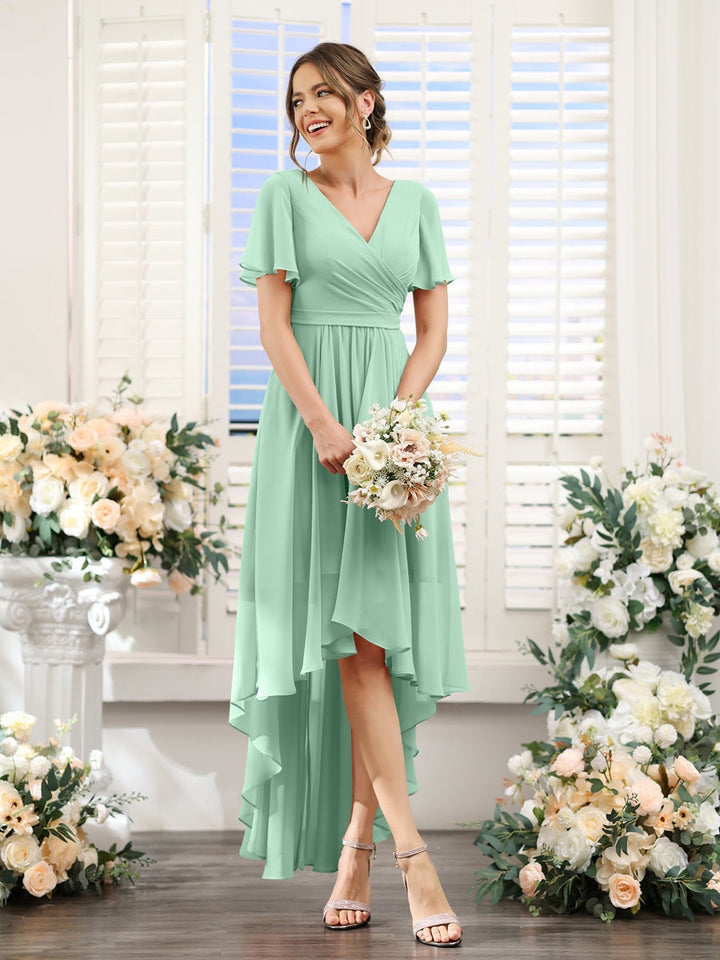 Ligne A/Princesse Col en V Manches Courtes Asymétrique Mousseline Robes de Demoiselle d'Honneur avec Ruché