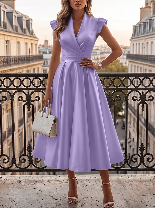 Ligne A/Princesse Col en V Satin Robe Cocktail Longueur du Thé Froncée Manches Cape Formelle