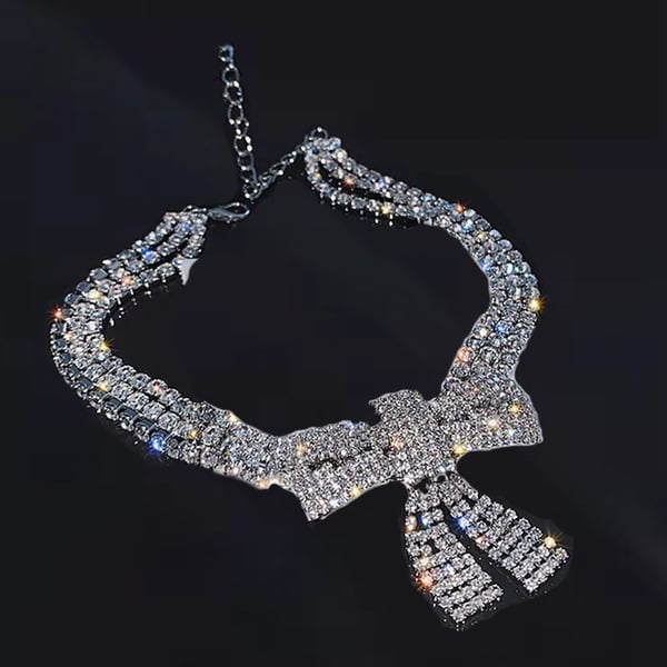 Colliers ras du cou en strass avec n?ud papillon