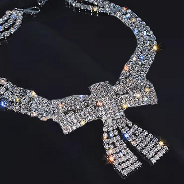 Colliers ras du cou en strass avec n?ud papillon