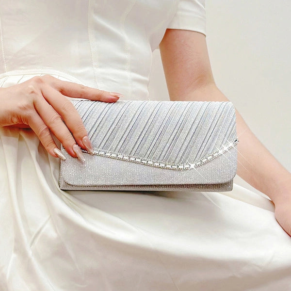 Pochettes et Sacs de Soirée Charmants, Délicats et Brillants