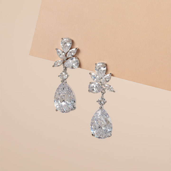 Boucles d'oreilles pendantes en strass poire exquises