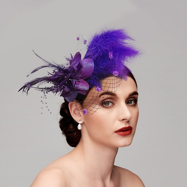 Chapeaux Fascinateurs en Filet de Plumes avec Motif Floral
