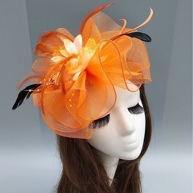 Bibi soucoupe en résille élégant avec fleurs, plumes et perles