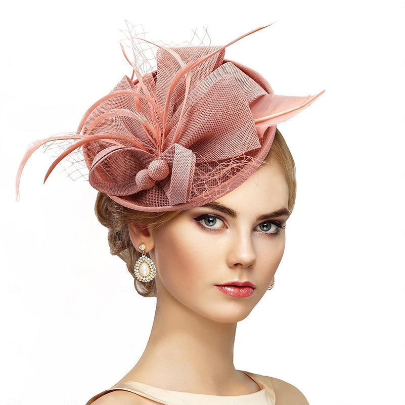 Coiffe blanche florale plumes pour Tea Party et Kentucky Derby