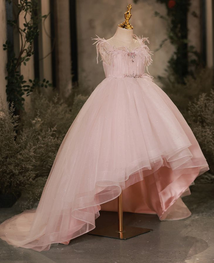 Robes de Demoiselle D'Honneur Sans Manches à Traîne Haute et Basse avec Strass et Plumes