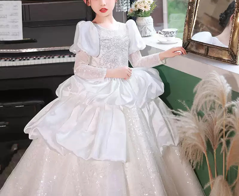 Robe de Bal à Manches Longues et Froncée en Dentelle pour Fille avec Appliques en Cristal