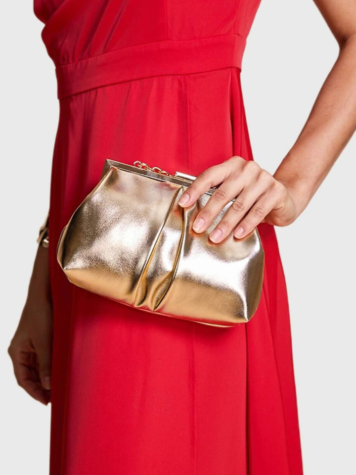 Pochette Élégante en Chaîne Métallique Dorée avec Volants
