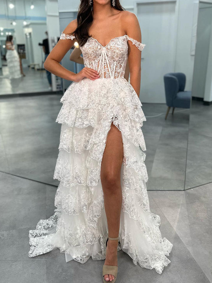 Forme Princesse Hors-la-épaule Robe de mariée en Dentelleavec Côté fendu et appliqué