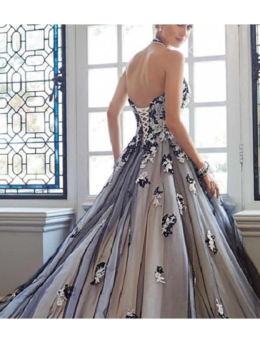 Robe de bal sans bretelles longueur au sol robe de mariée en dentelle