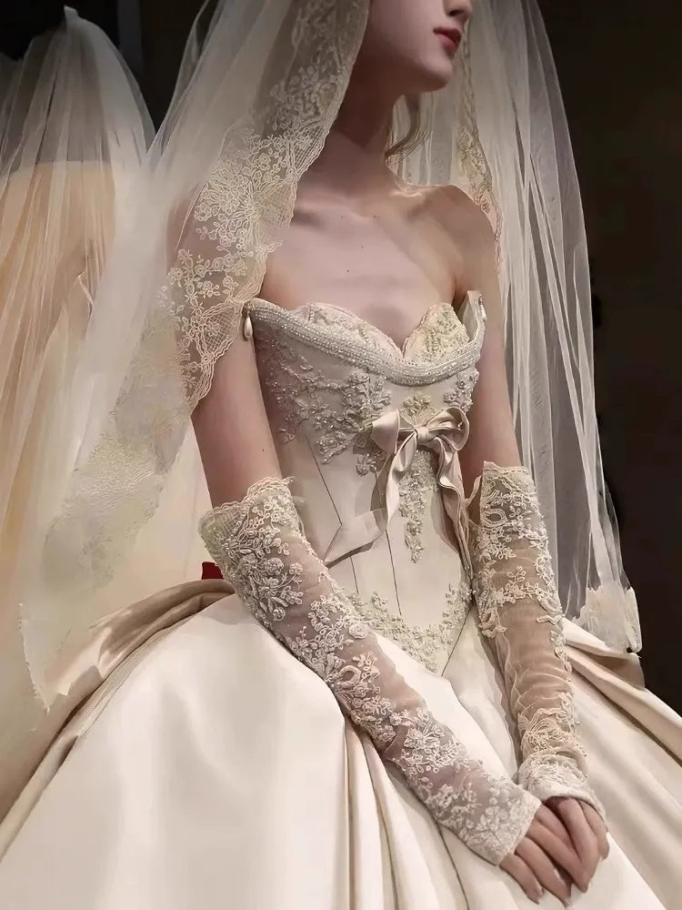 Robe De Bal Hors De L'épaule, Longueur Au Sol, Plissée, Avec Appliques De Bijoux Et Nœud