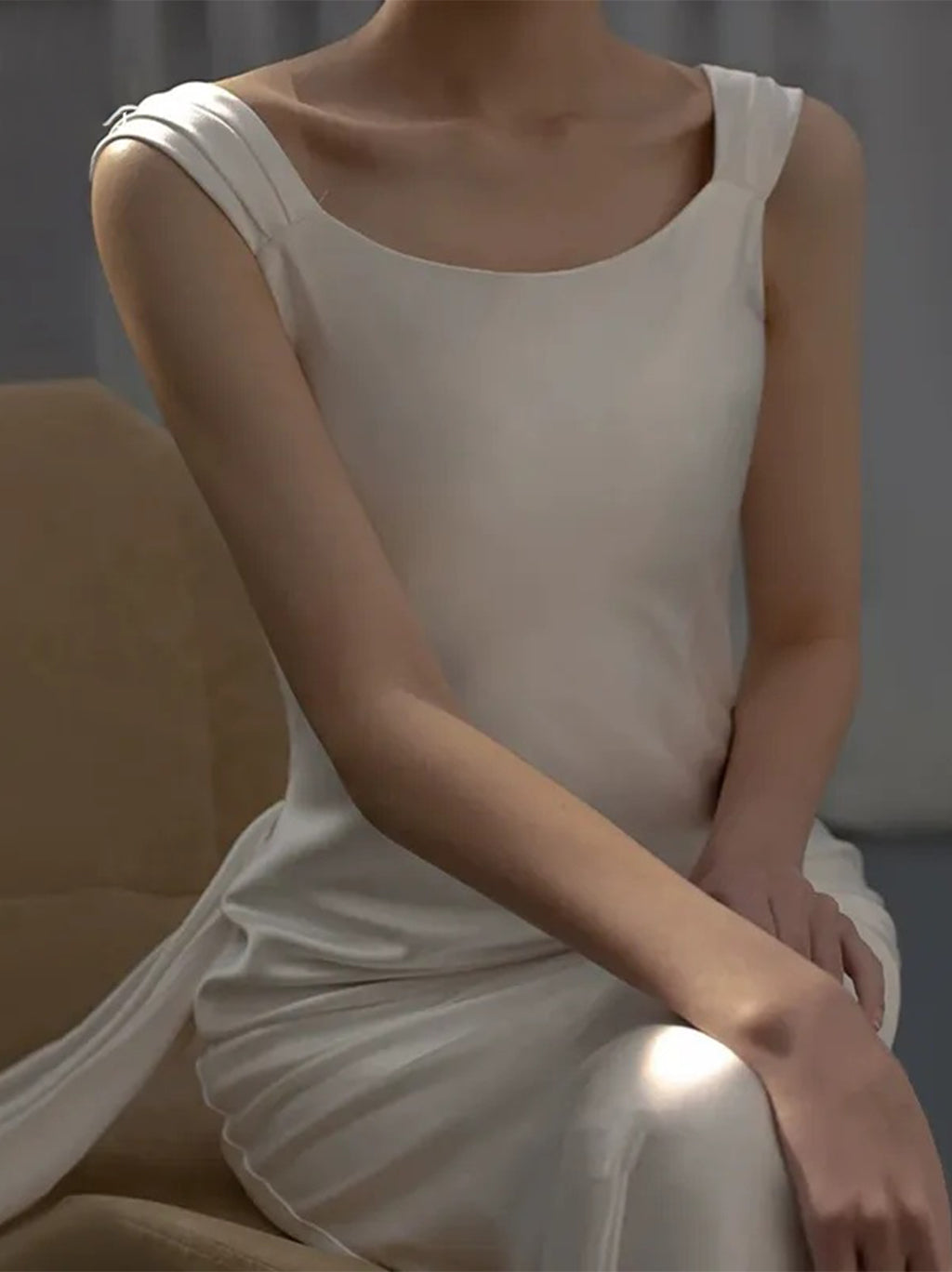 Robe De Mariée Forme Trompette/Sirène, Col Rond Creux, Sans Manches, Traîne Légère, Avec Appliques En Tulle