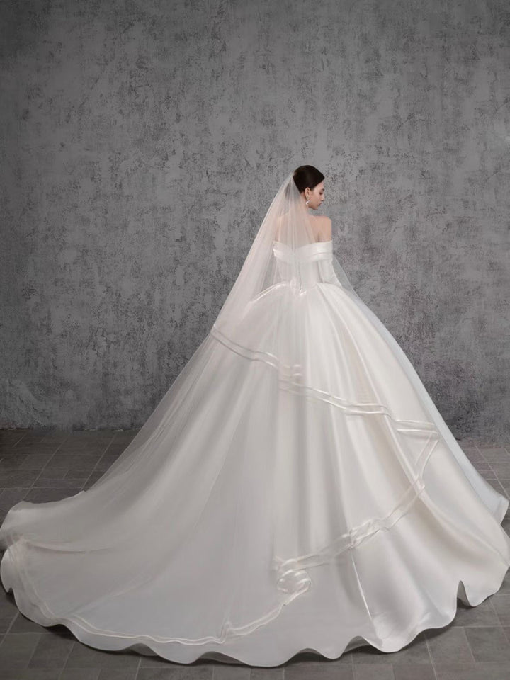 Robe De Bal, Hors de l'épaule, Longueur au sol, Robe De Mariée Avec Appliques Et Volants