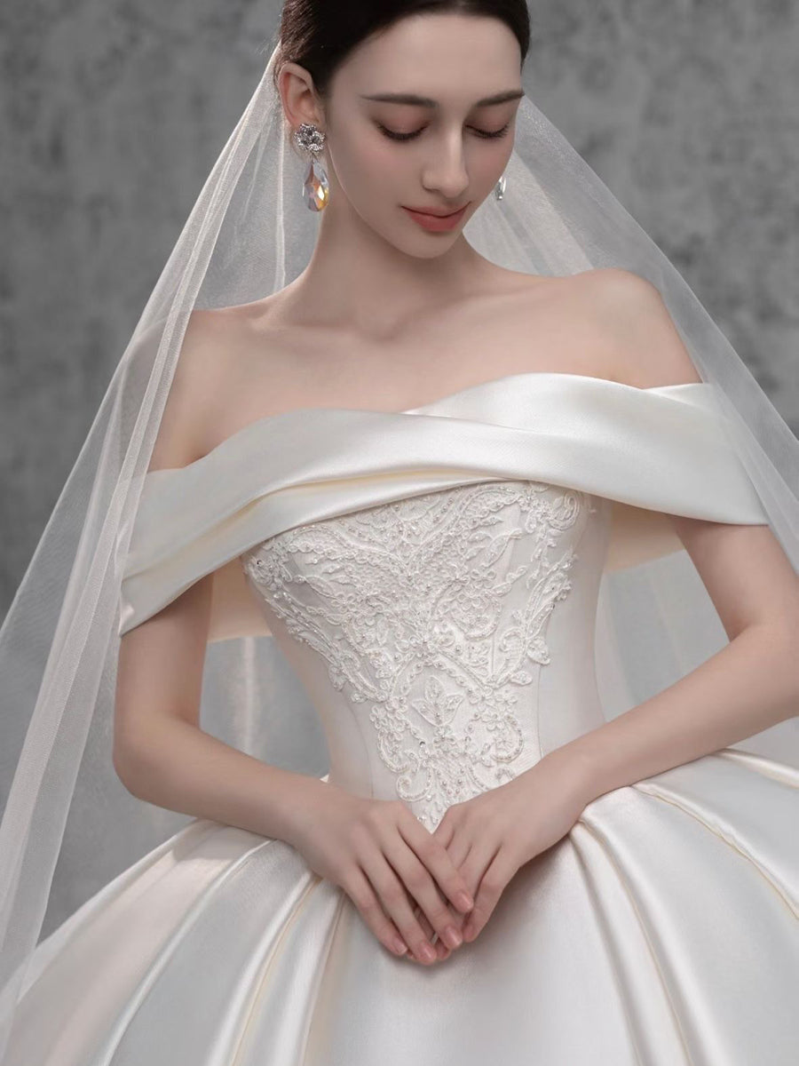 Robe De Bal, Hors de l'épaule, Longueur au sol, Robe De Mariée Avec Appliques Et Volants