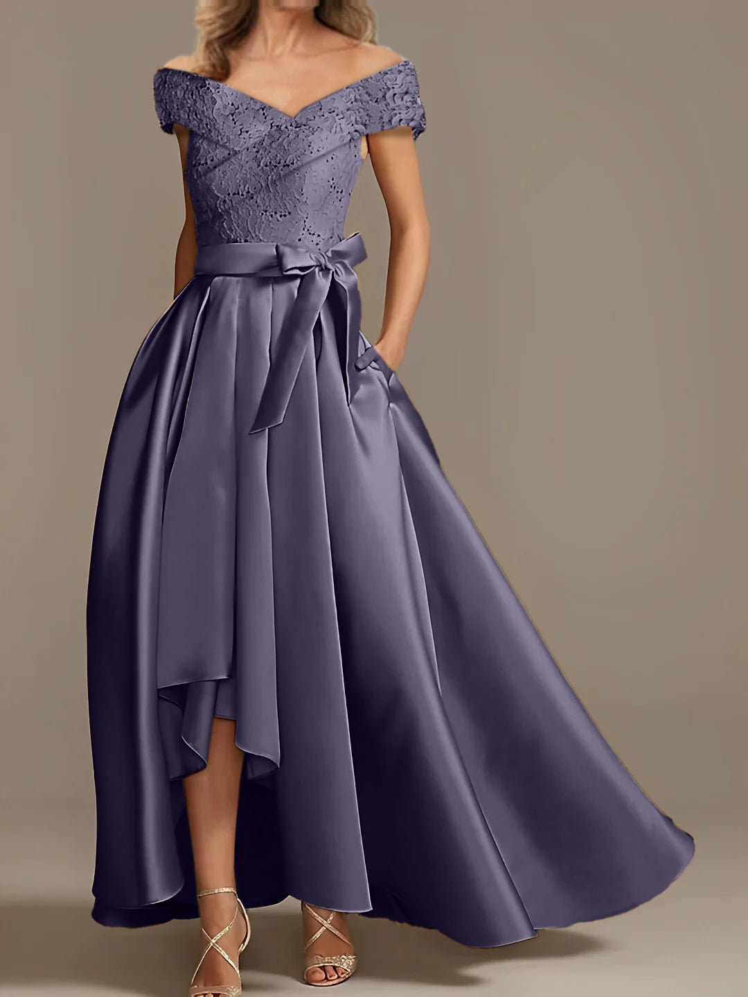 Robes de Mère de la Mariée Asymétriques à Épaules Dénudées, Coupe A-Line/Princess, avec Volants