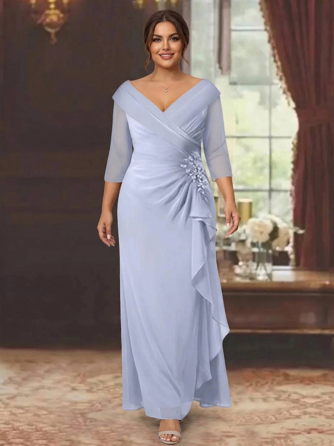 Robe de Mère de la Mariée Grande Taille à Col en V, Manches Mi-Longues, Coupe Fourreau/Colonne, avec Volants et Appliqués