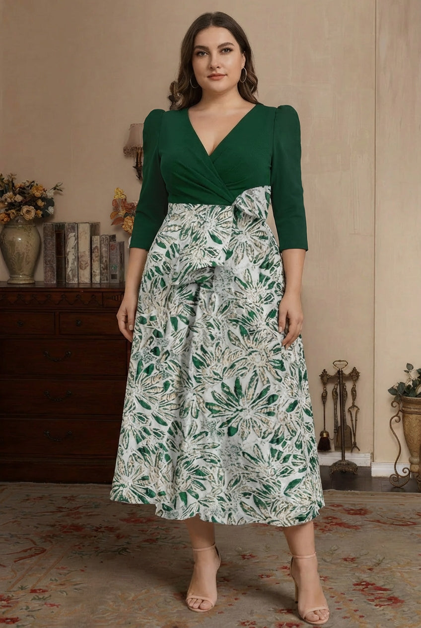 Robe mère de la mariée taille plus ligne A, satin col V, manches 3/4, longueur midi, imprimé floral, nœud, plissé
