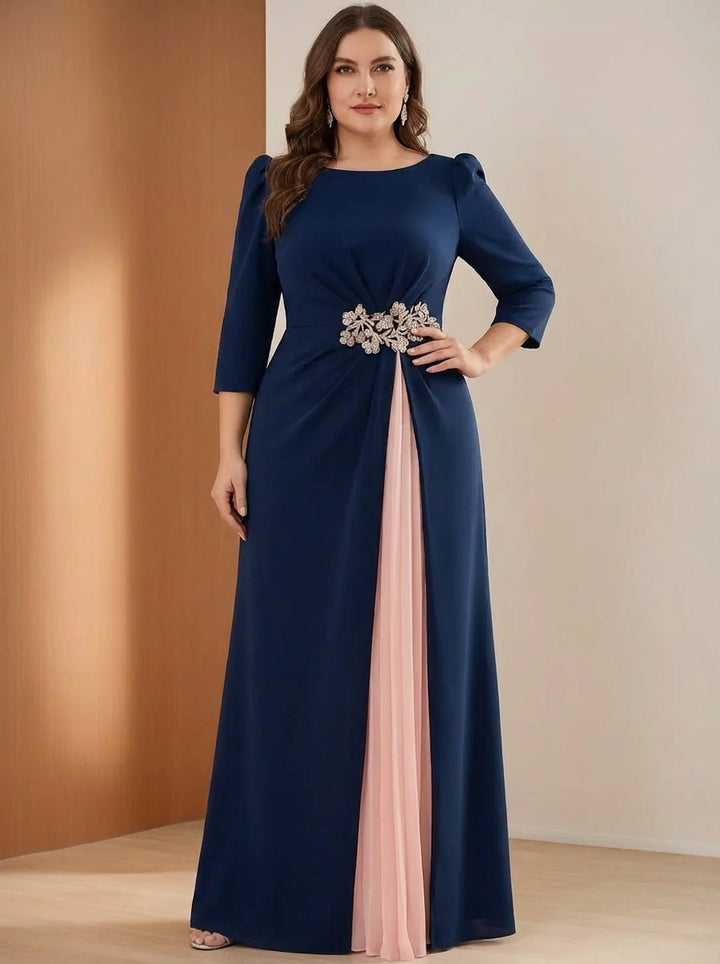 Robe mère de la mariée, taille plus, coupe A/ princesse, col rond, satin extensible, manches 3/4, longueur sol, plissé