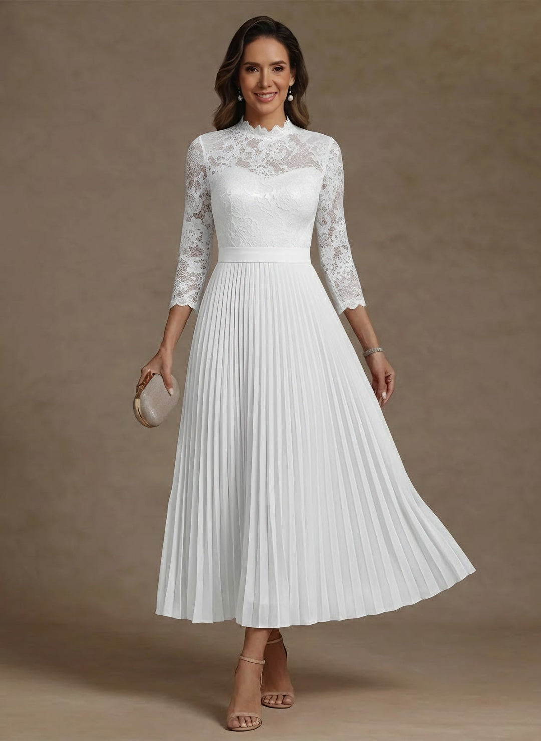 Robe mère de la mariée ligne A, mousseline col haut, dentelle, manches 3/4, longueur midi, plissé