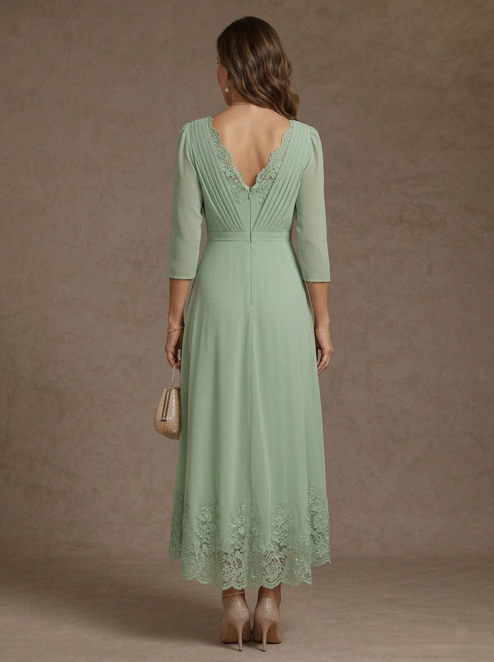 Robe mère de la mariée ligne A, mousseline col V, asymétrique, dentelle, manches 3/4, longueur midi
