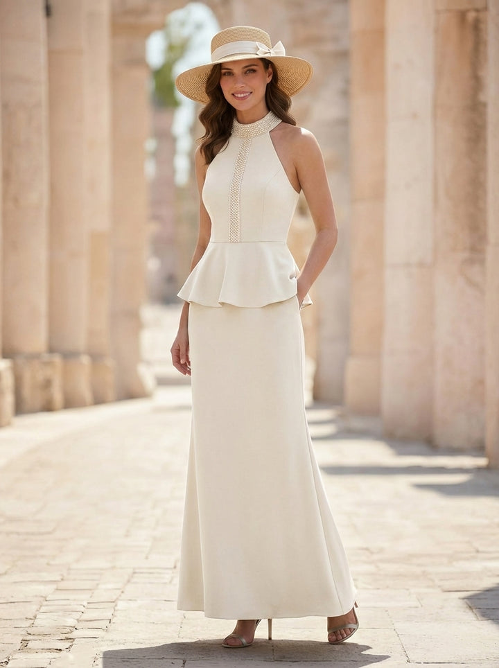 Robe Mère de la Mariée, Forme Fourreau/Colonne, Col Montant, Sans Manches, Satin Élastique, Longueur au Sol, Avec Volants et Perles