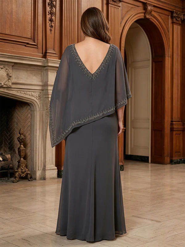 Robe Mère de la Mariée Grande Taille en Mousseline Gaine/Colonne à Col V Manches Cape Longueur au Sol à Paillettes