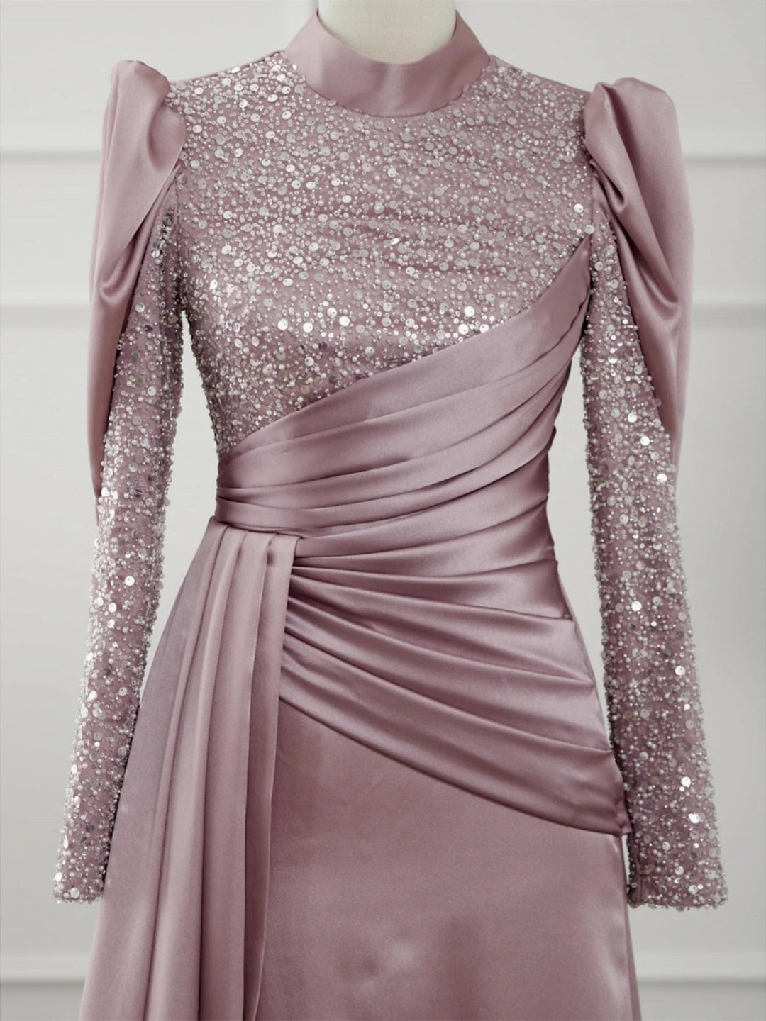Robe de Soirée Trapèze/Princesse à Manches Longues et Col Bijou avec Plis Pailletés et Fronces