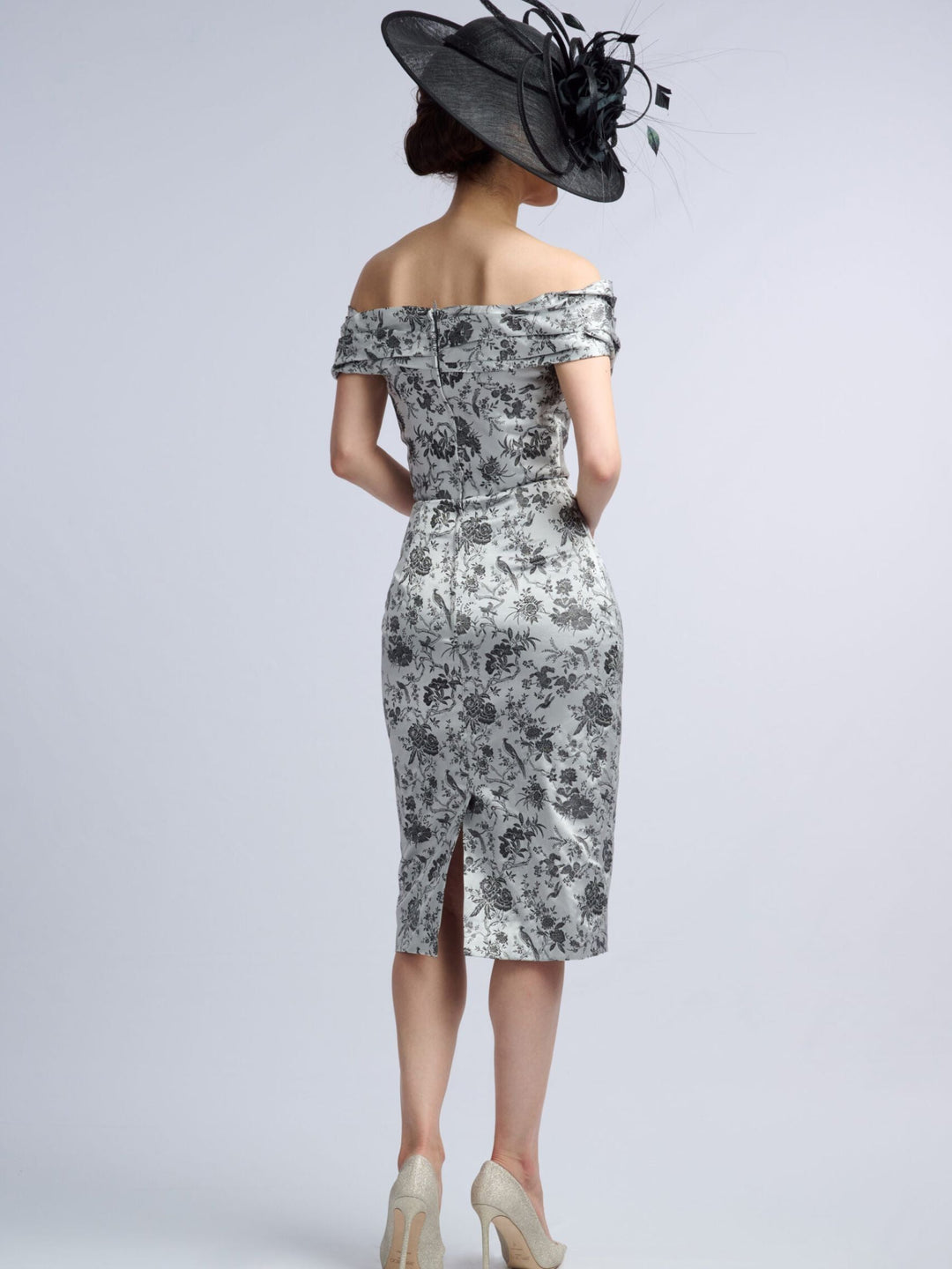 Robe de Soirée Fourreau/Colonne à Épaules Dénudées et Manches Courtes, Longueur Thé, avec Imprimé Floral Rétro