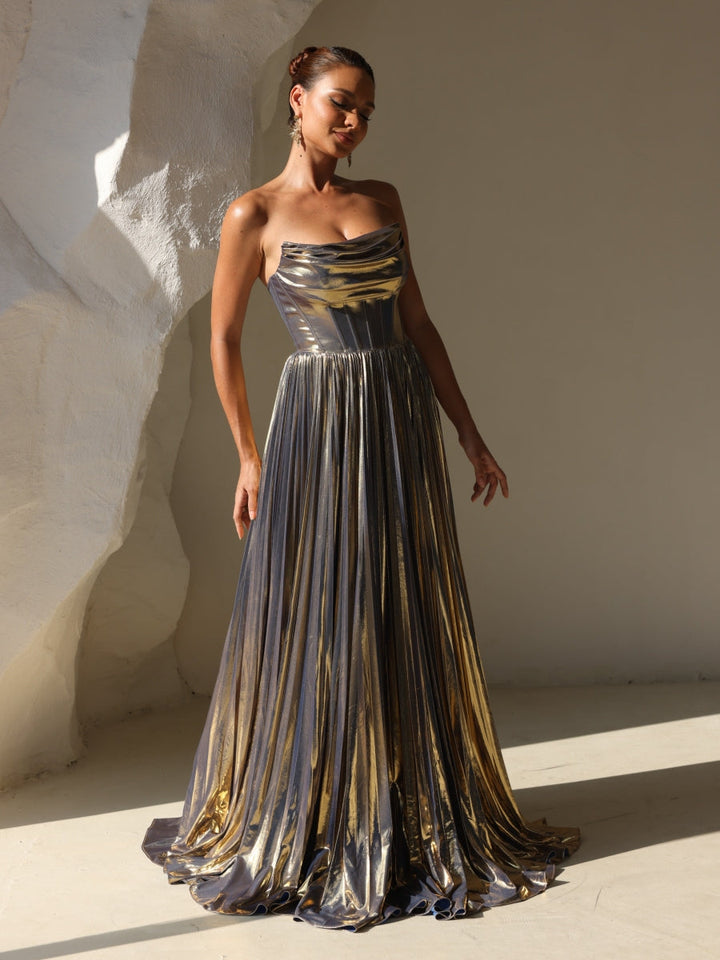 Robe soirée ligne A sans bretelles, longueur sol, plissé, fente latérale