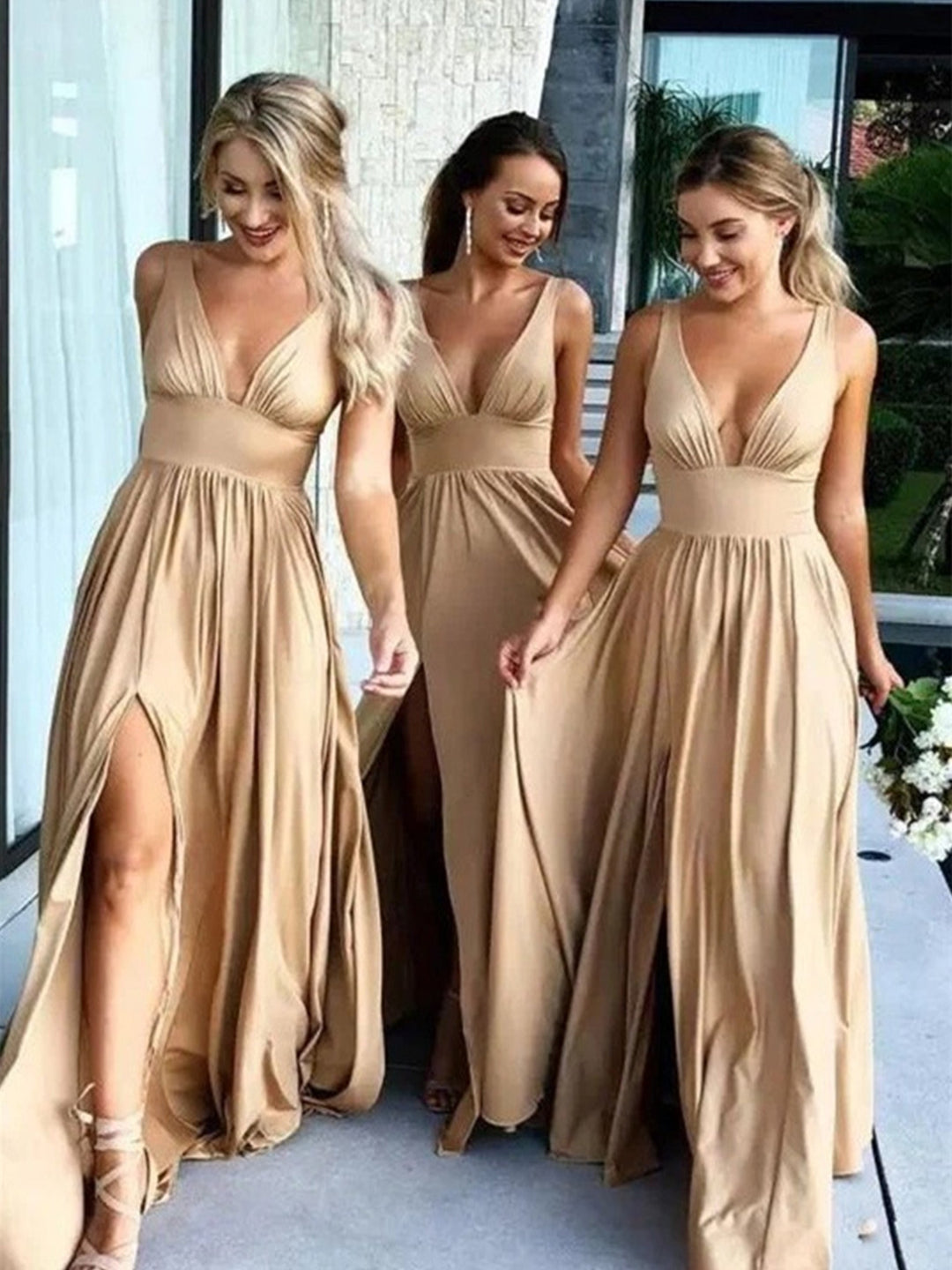 Ligne A/Princesse Sexy Plunge Col en V Sans Manches La Longueur du Sol Pleated Robes de Demoiselle d'Honneur avec Slit