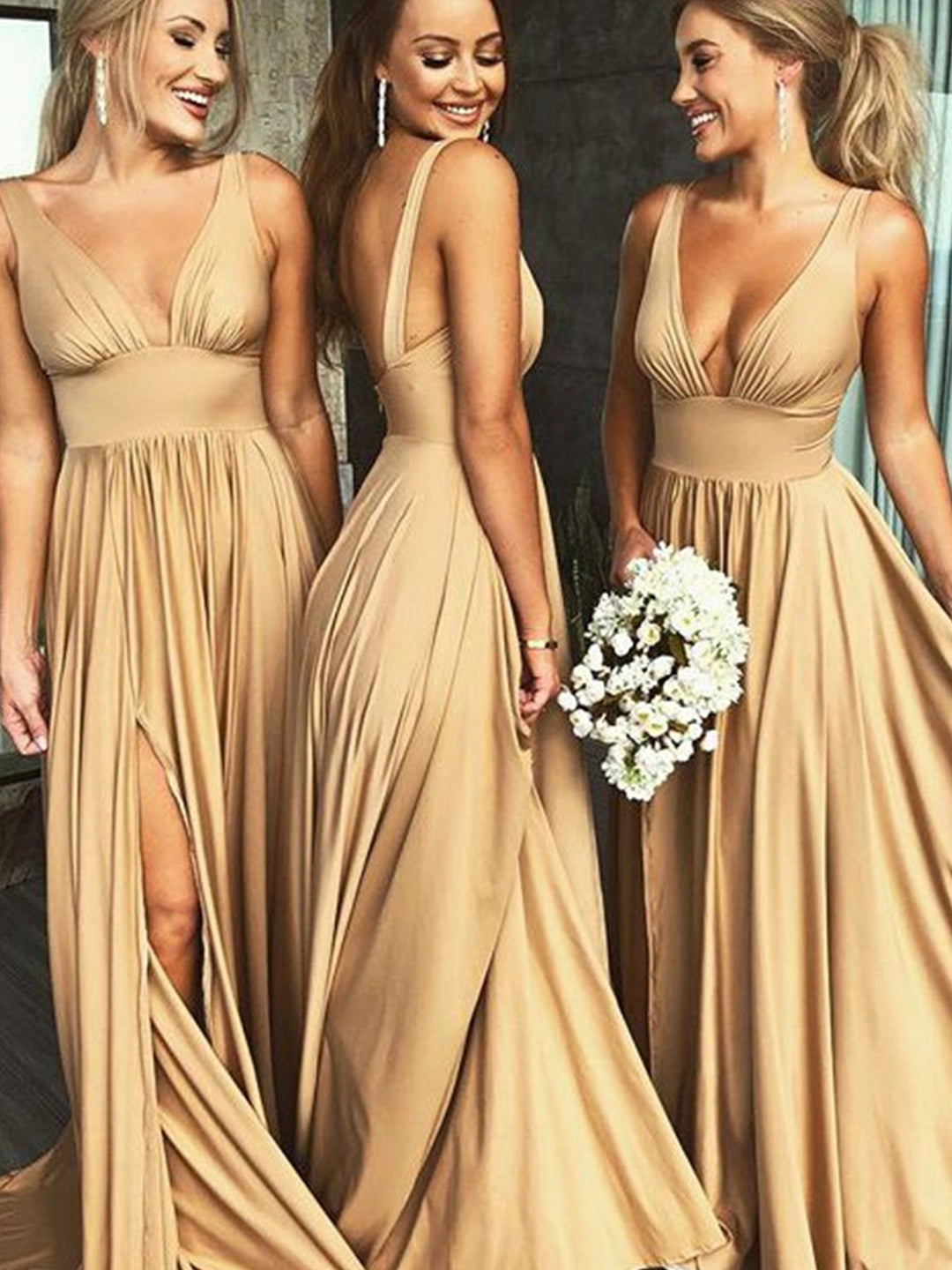 Ligne A/Princesse Sexy Plunge Col en V Sans Manches La Longueur du Sol Pleated Robes de Demoiselle d'Honneur avec Slit