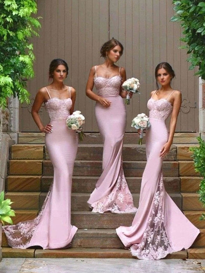 Trompette/Sirène Bretelles Spaghetti Sans Manches Sweep Train Robes de Demoiselle d'Honneur avec Dentelle Appliques