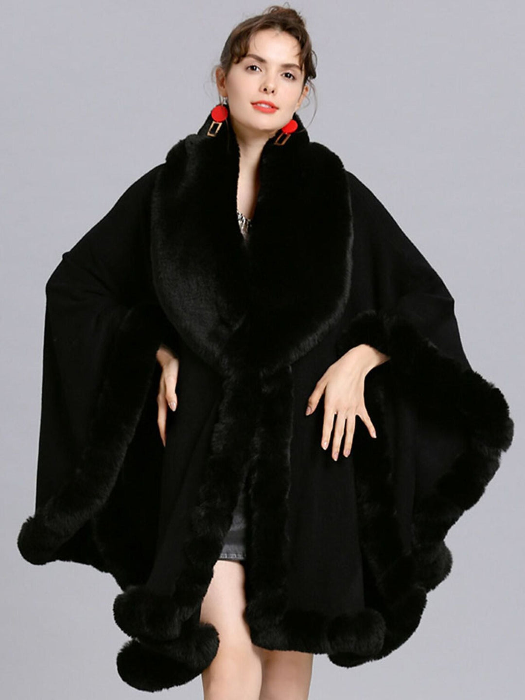 Cape Portefeuille à Manches Longues en Fausse Fourrure Blanche à la Mode pour Femmes avec Couleur Pure