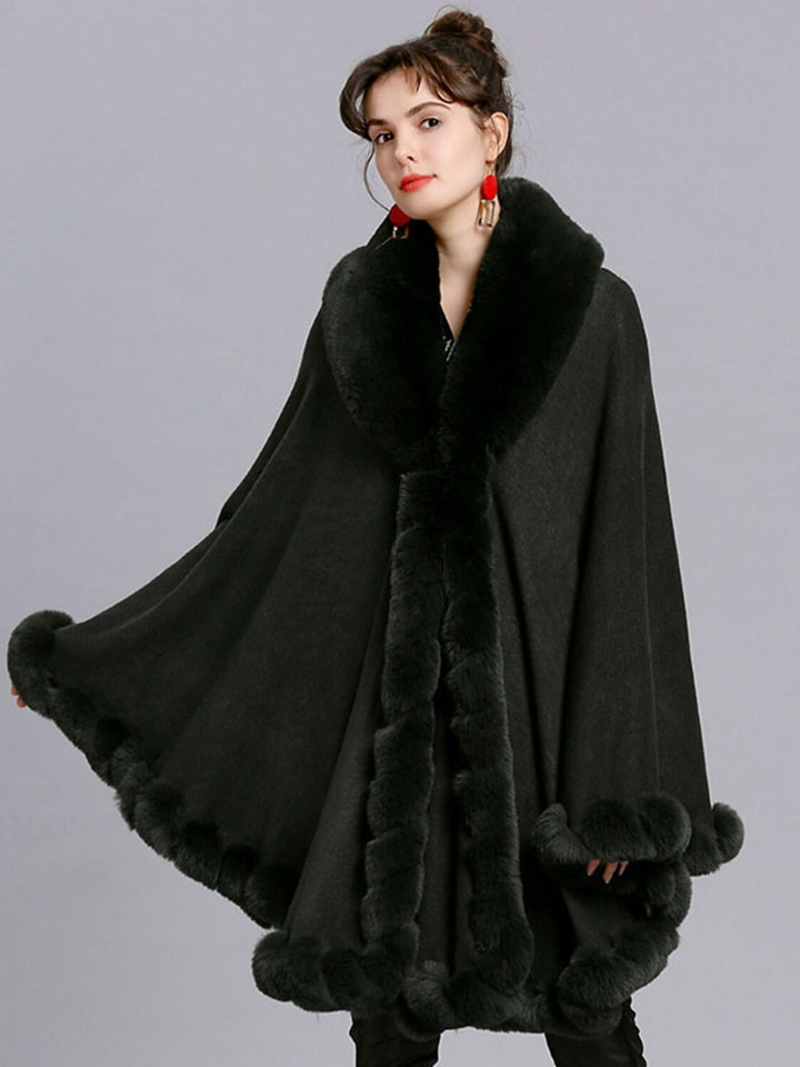 Cape Portefeuille à Manches Longues en Fausse Fourrure Blanche à la Mode pour Femmes avec Couleur Pure