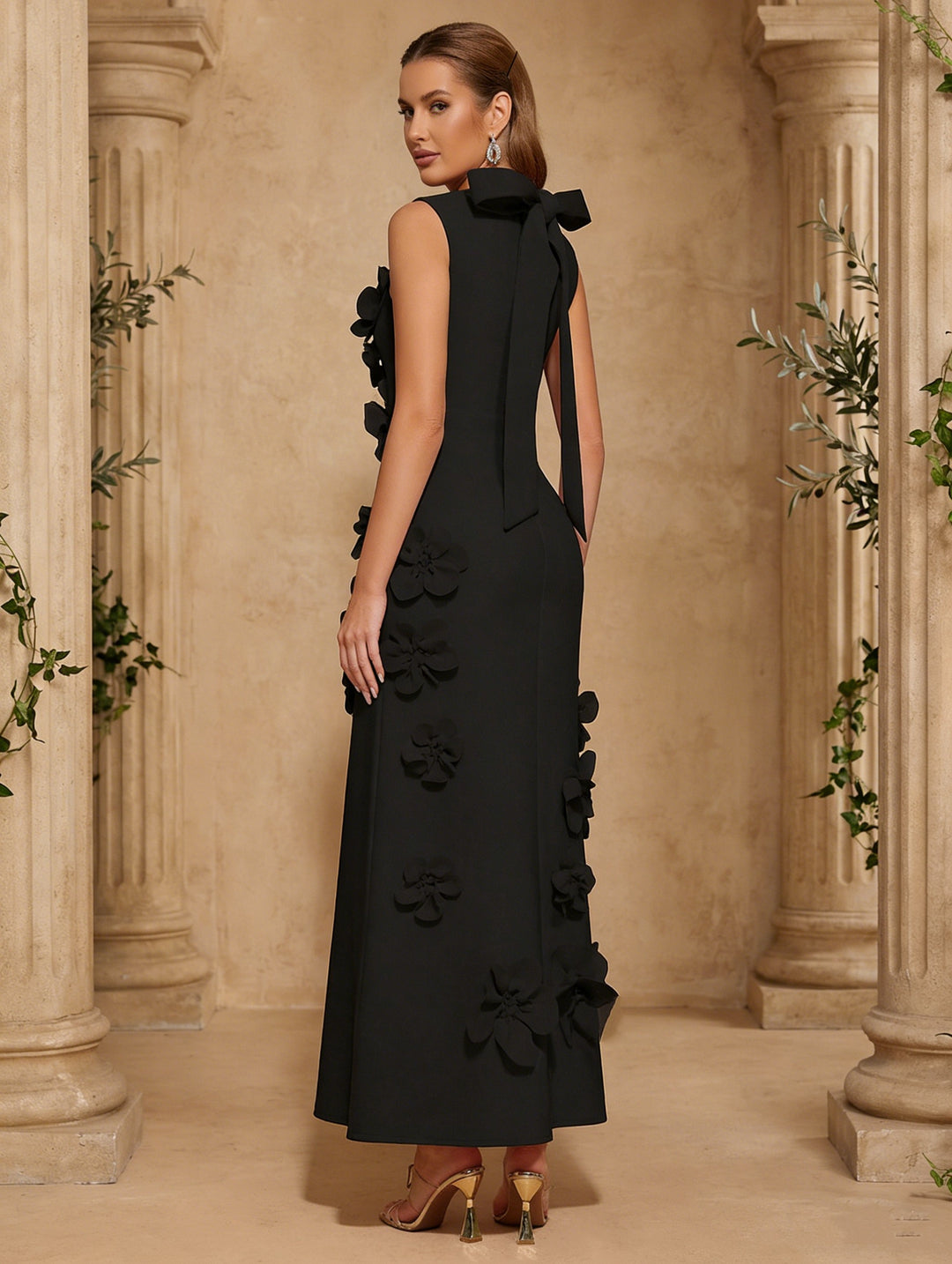 Robe cocktail ligne A satin stretch col haut, fleurs 3D, sans manches, longueur cheville