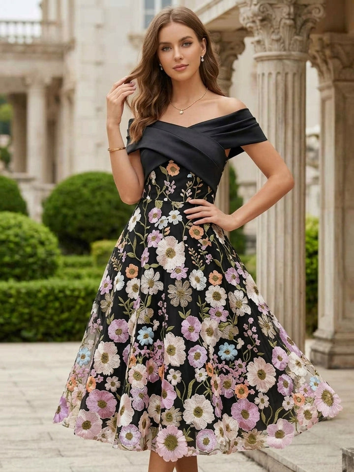 Robe Cocktail, Ligne A/Princesse, Hors de l'épaule, Sans Manches, Longueur du Thé, Dentelle, Satin, Florale