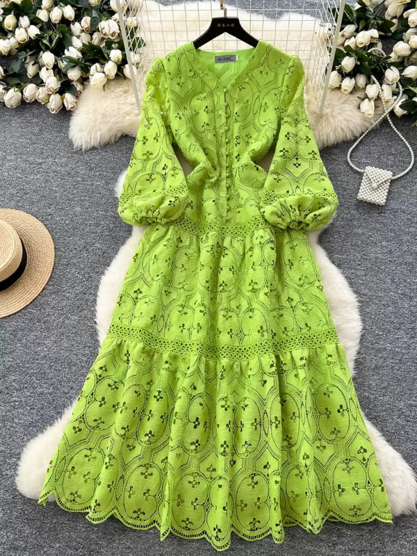 Robe Florale d'Invitée de Mariage Ligne A/Princesse Col V en Dentelle Longueur Midi avec Manches 3/4