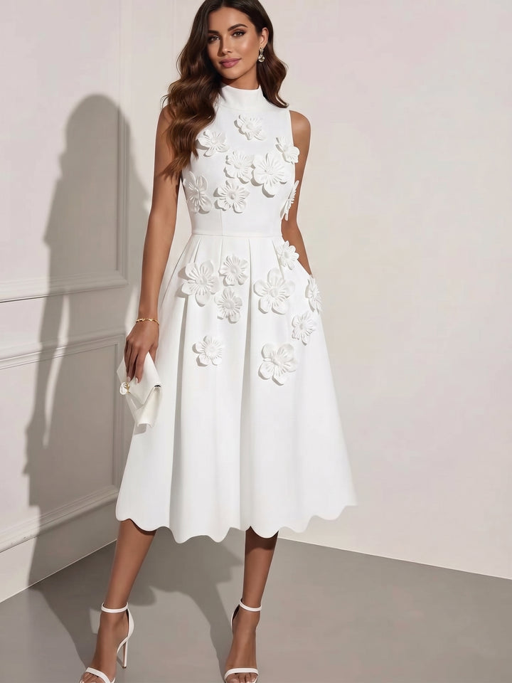 Robe cocktail en satin stretch, coupe princesse/A-line, col montant, fleurs 3D, sans manches, longueur mi-mollet, petite robe blanche formell