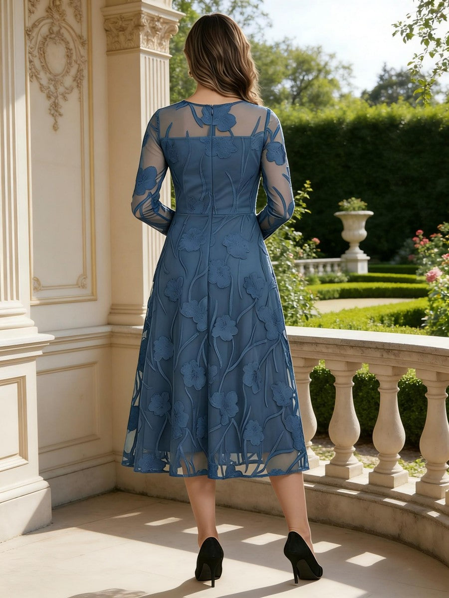 Robe mère de la mariée fourreau dentelle, col rond, manches longues, longueur midi, appliques et floral