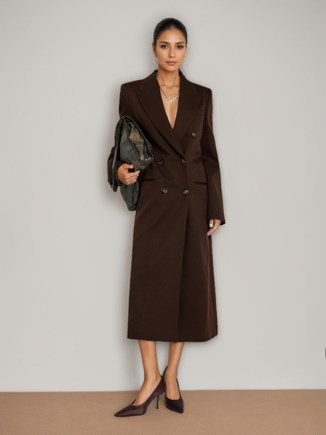 Manteau croisé en sergé à col en V et boutons aux poignets