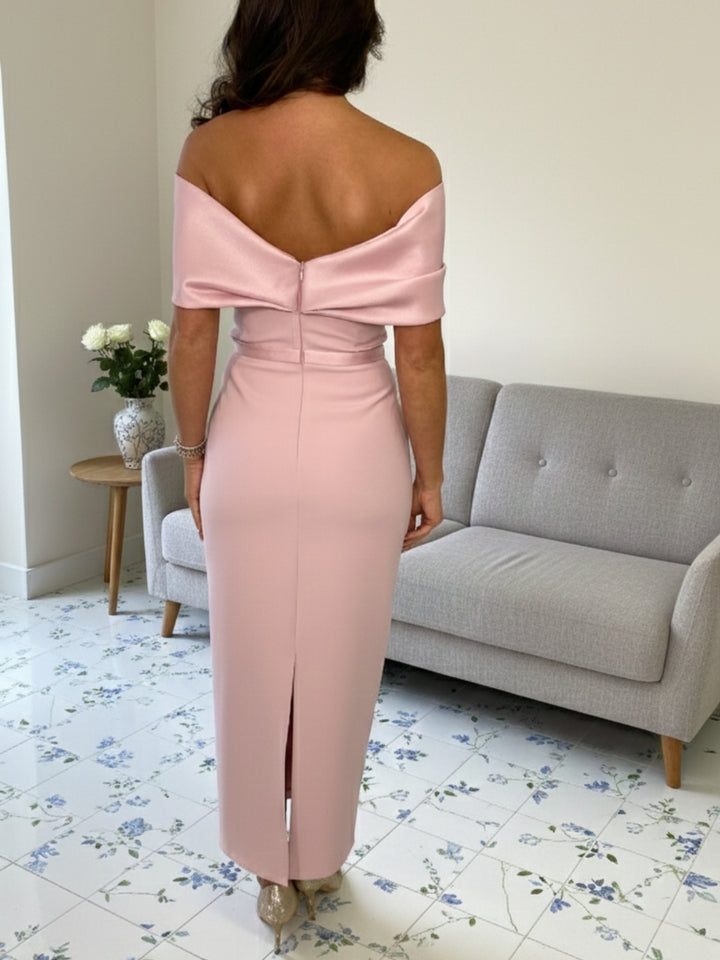 Robes de mère de la mariée coupe gaine/colonne avec manches 1/2, longueur cheville, décolleté off-the-shoulder et fleurs 3D