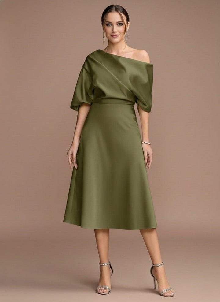 Robe mère de la mariée ligne A, une épaule, manches courtes, longueur midi, volants