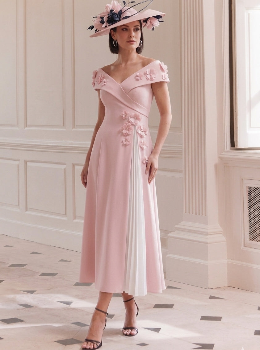 Robe Ligne A/Princesse, Hors de l'Épaule, pour mère de la mariée, longueur du Thé, Sans Manches