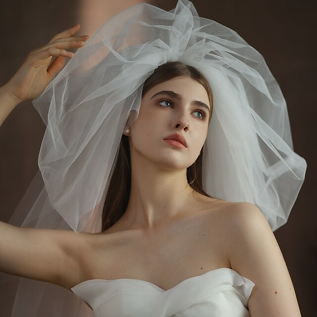 Voile de Mariage Élégant à Trois Niveaux Voiles Blusher / Voiles Coudes avec Tulle de Couleur Pure