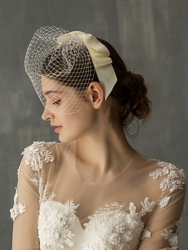 Mariage Élégant en Tulle avec Nœud en Ruban
