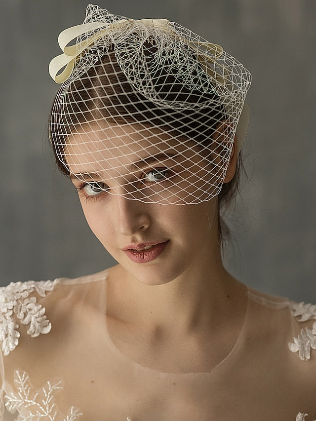 Mariage Élégant en Tulle avec Nœud en Ruban